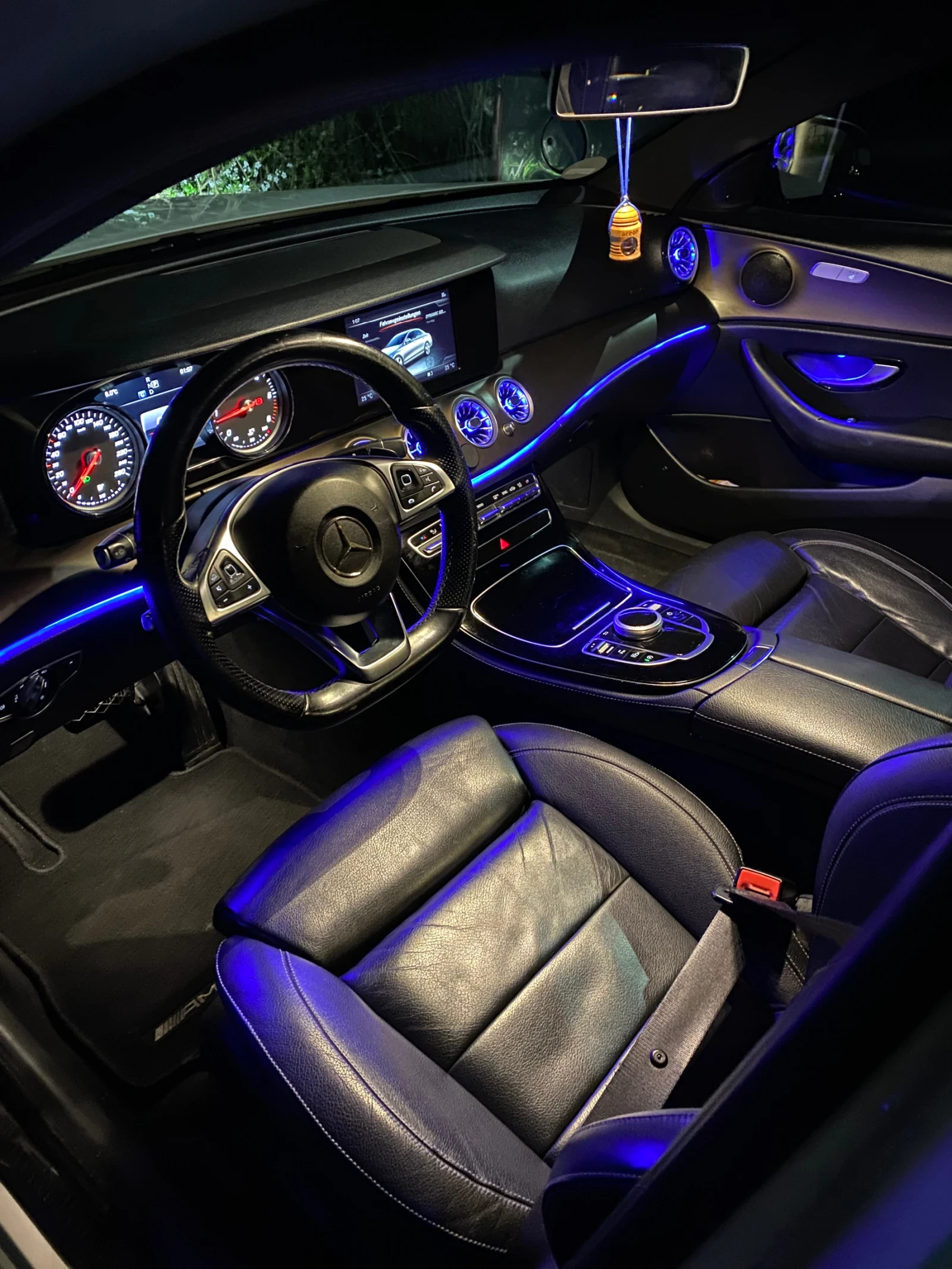 Mercedes-Benz E 220, снимка 5 - Автомобили и джипове - 54069392