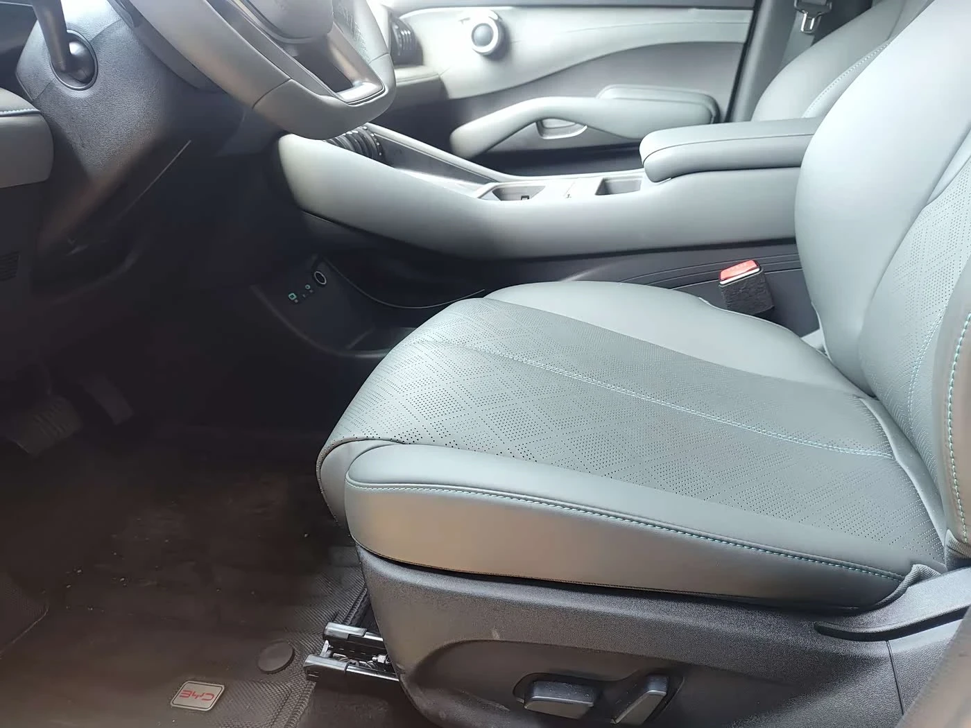 BYD Atto3 Smart Driving Edition 430 km autogeorge.com, снимка 13 - Автомобили и джипове - 54425447