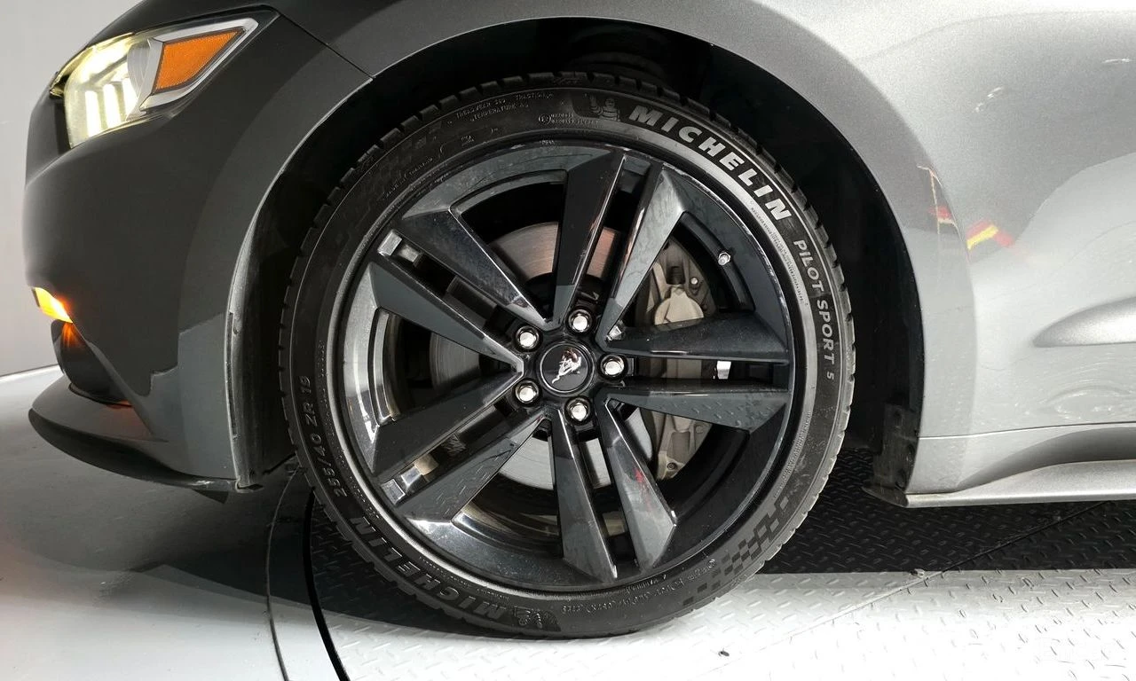 Ford Mustang 2.3* LIMITED* ПОДГРЕВ* ОБДУХВАНЕ* КАМЕРА* КЕЙЛЕС* , снимка 5 - Автомобили и джипове - 54700045