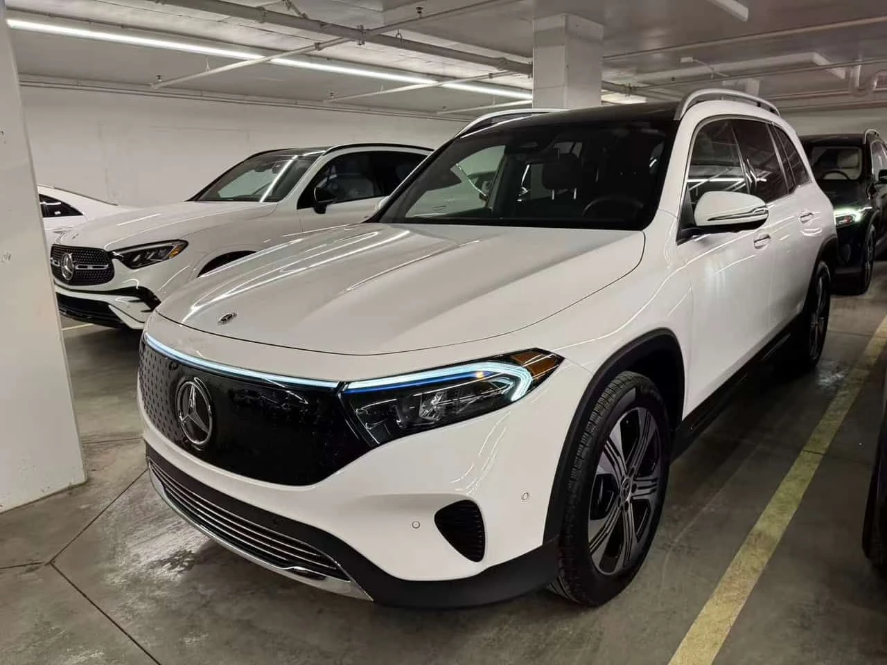 Mercedes-Benz EQB * 300 * CARFAX * ОПЦИЯ ЗА ФИНАНСИРАНЕ