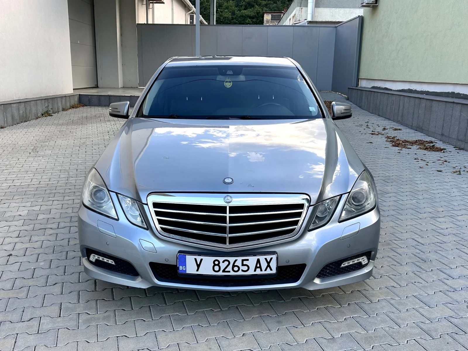 Mercedes-Benz E 200 2.2 BLUEEFFICIENCY , снимка 2 - Автомобили и джипове - 55157387