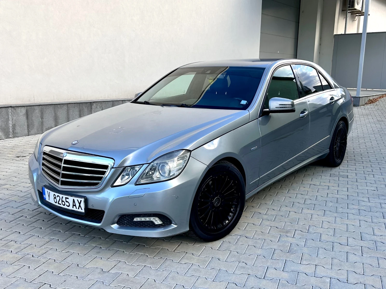 Mercedes-Benz E 200 2.2 BLUEEFFICIENCY , снимка 3 - Автомобили и джипове - 55157387