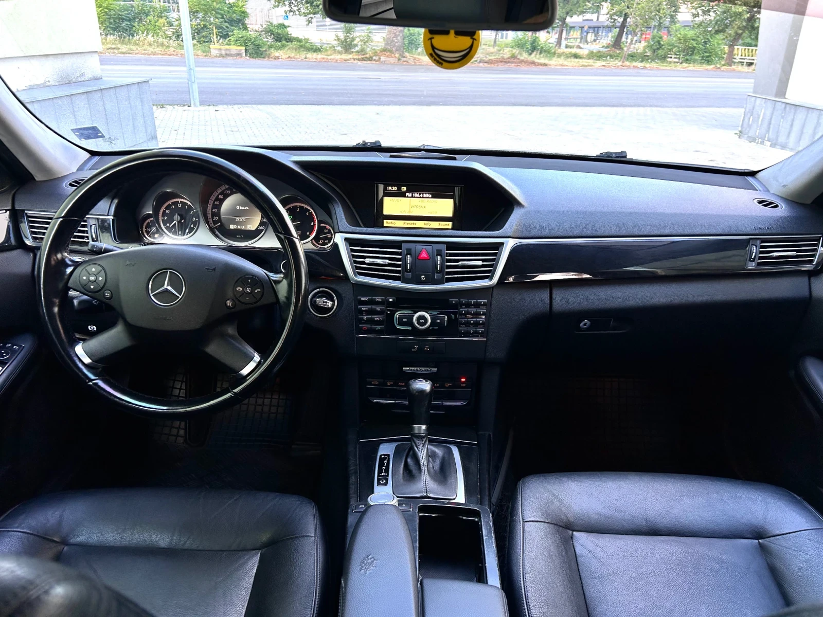 Mercedes-Benz E 200 2.2 BLUEEFFICIENCY , снимка 11 - Автомобили и джипове - 55157387