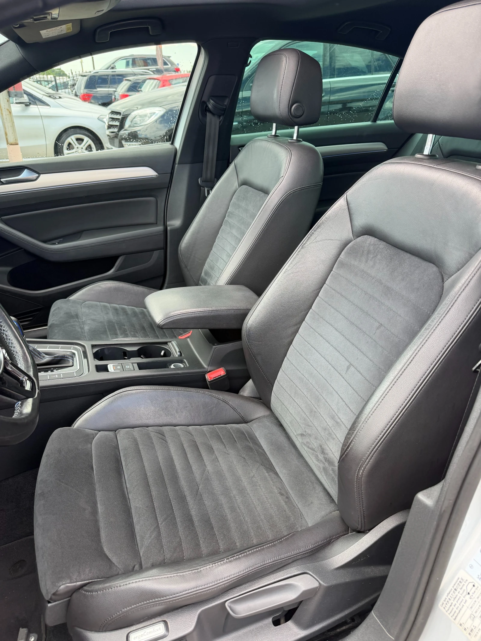 VW Passat 1.4TGE PLUG IN HYBRID AVTOMAT/KOJA/PANORAMA/KAMERA, снимка 13 - Автомобили и джипове - 55446874