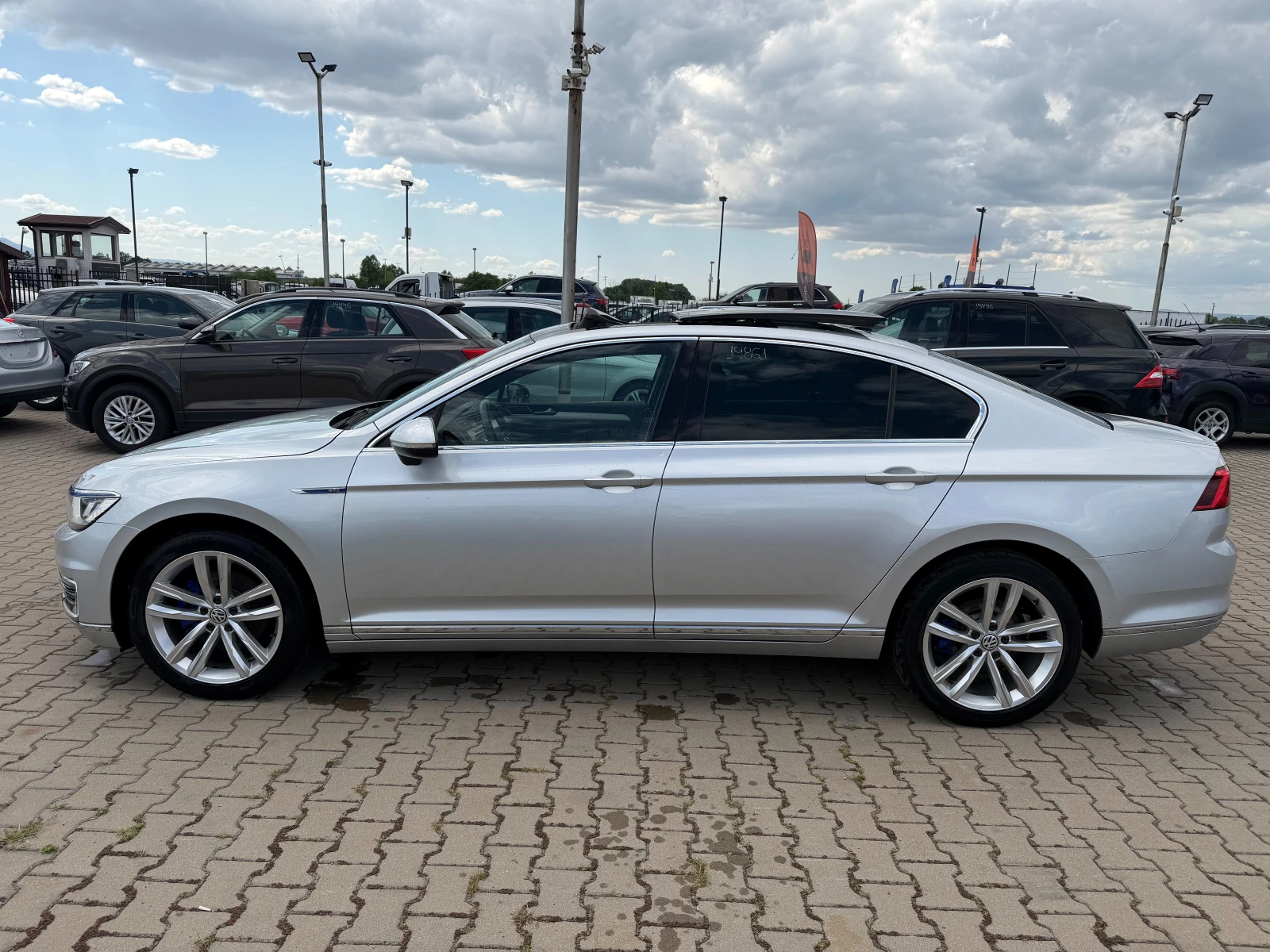 VW Passat 1.4TGE PLUG IN HYBRID AVTOMAT/KOJA/PANORAMA/KAMERA, снимка 9 - Автомобили и джипове - 55446874