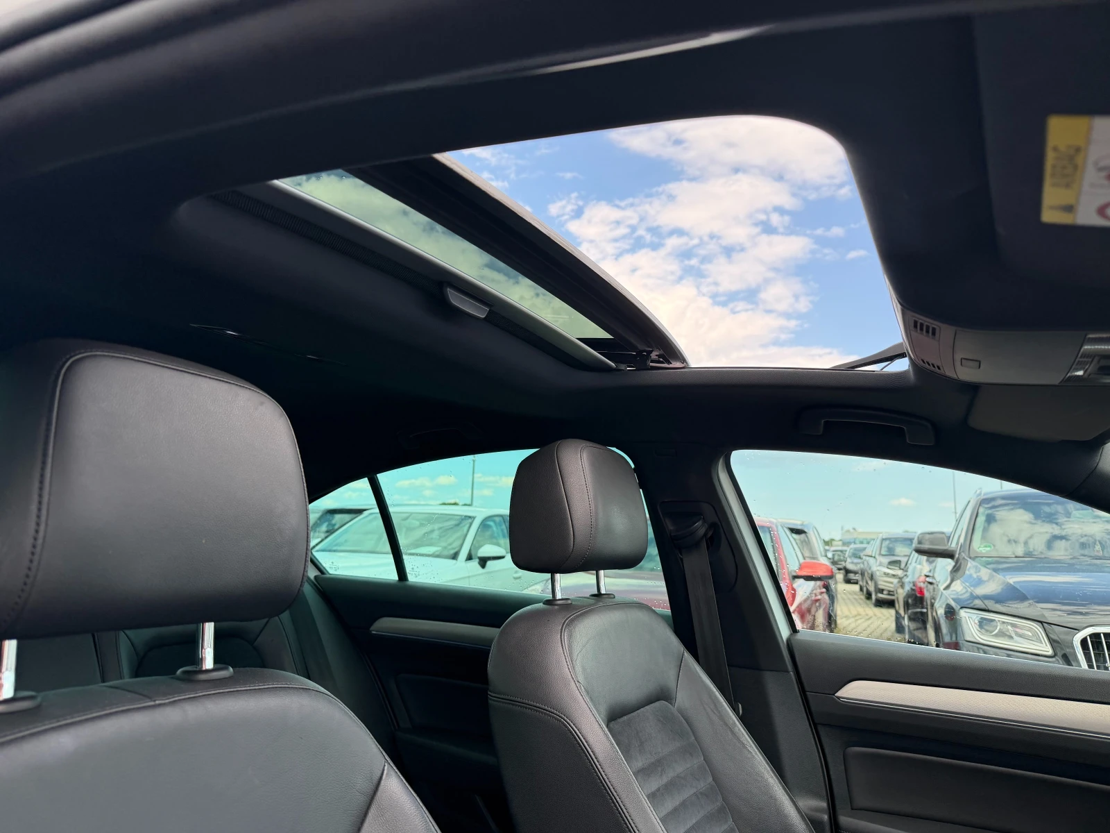 VW Passat 1.4TGE PLUG IN HYBRID AVTOMAT/KOJA/PANORAMA/KAMERA, снимка 12 - Автомобили и джипове - 55446874