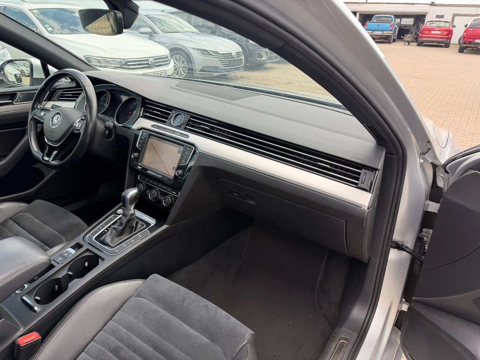 VW Passat 1.4TGE PLUG IN HYBRID AVTOMAT/KOJA/PANORAMA/KAMERA, снимка 11 - Автомобили и джипове - 55446874
