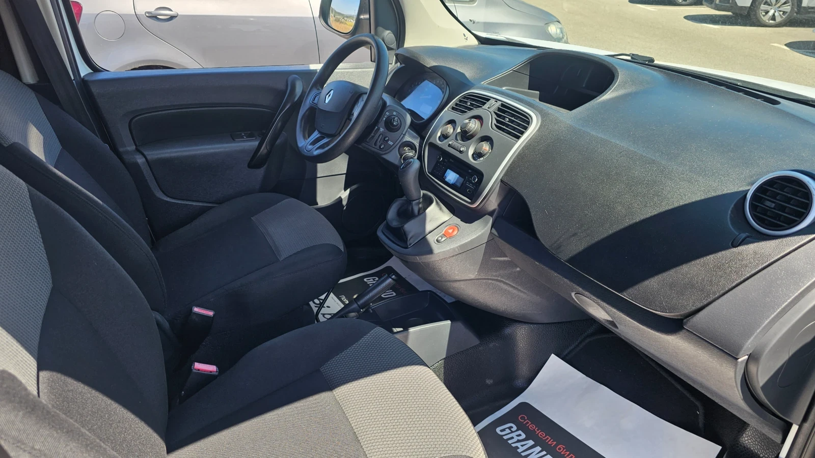 Renault Kangoo 1.5Dci-EVRO 6, снимка 16 - Автомобили и джипове - 55563919