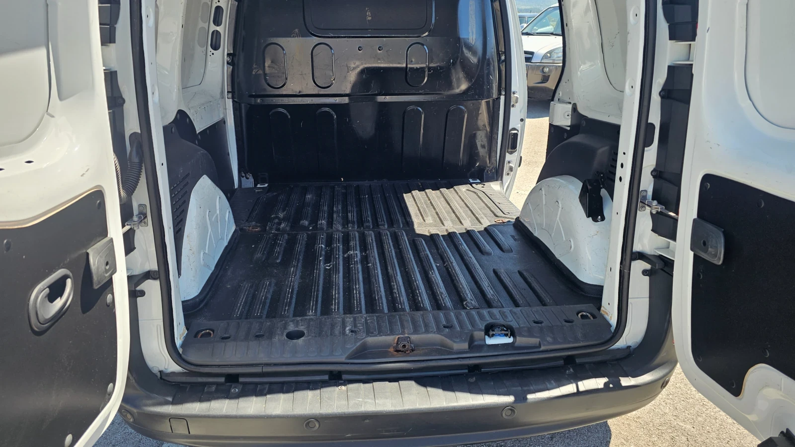 Renault Kangoo 1.5Dci-EVRO 6, снимка 9 - Автомобили и джипове - 55563919