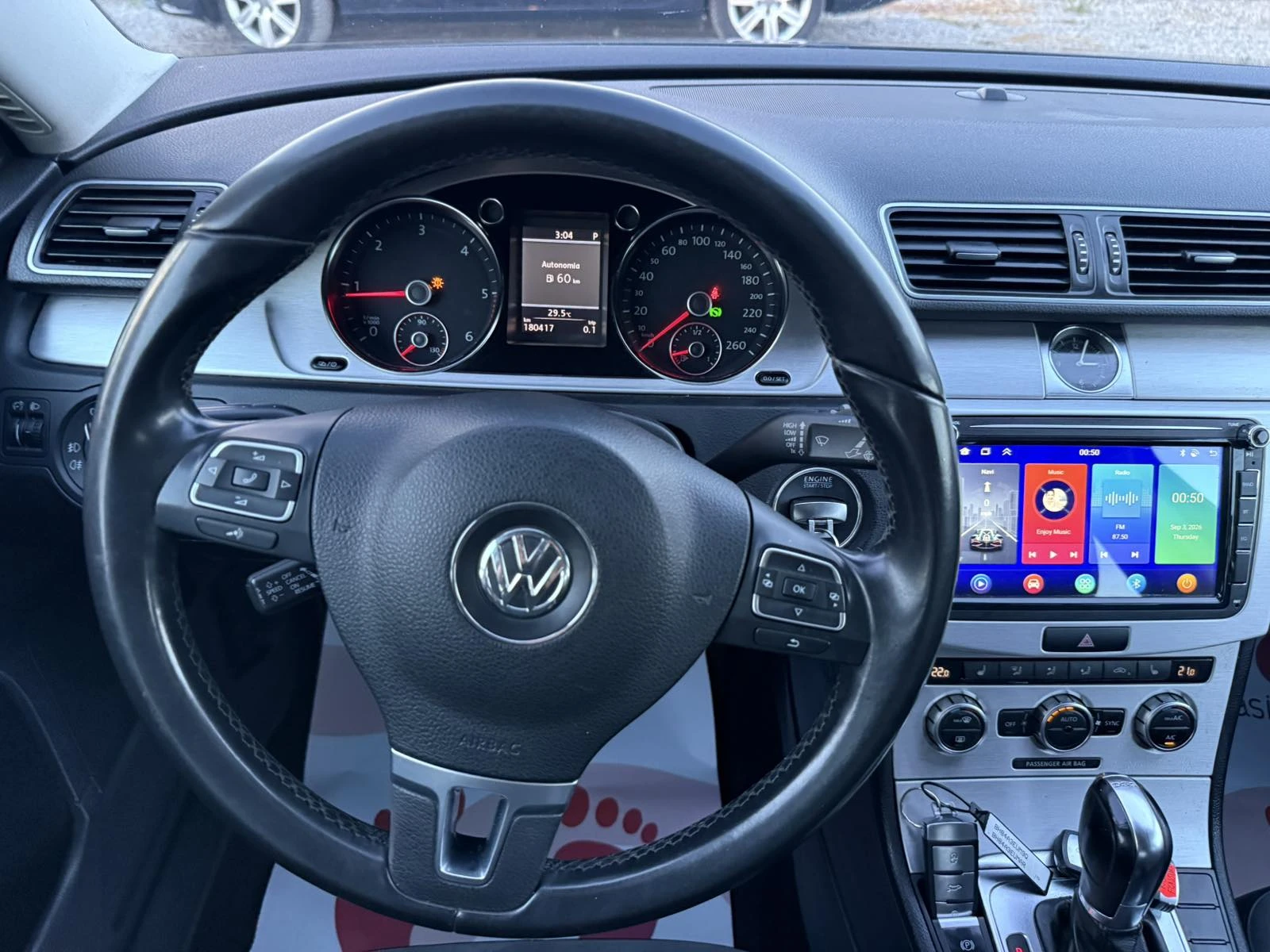 VW Passat 2.0TDI AVTOMAT HighLine КОЖА НАВИ, снимка 10 - Автомобили и джипове - 55941480
