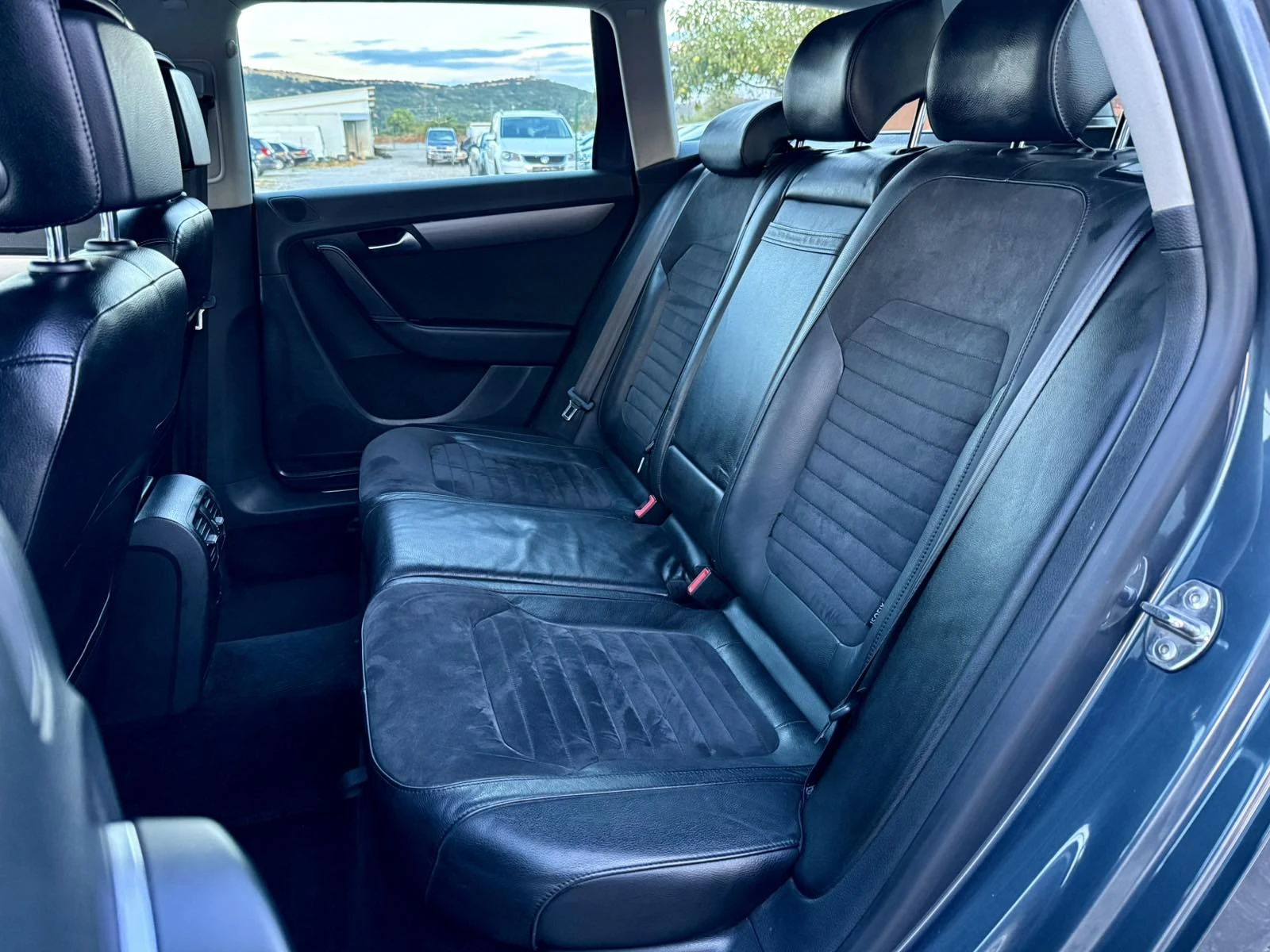 VW Passat 2.0TDI AVTOMAT HighLine КОЖА НАВИ, снимка 14 - Автомобили и джипове - 55941480