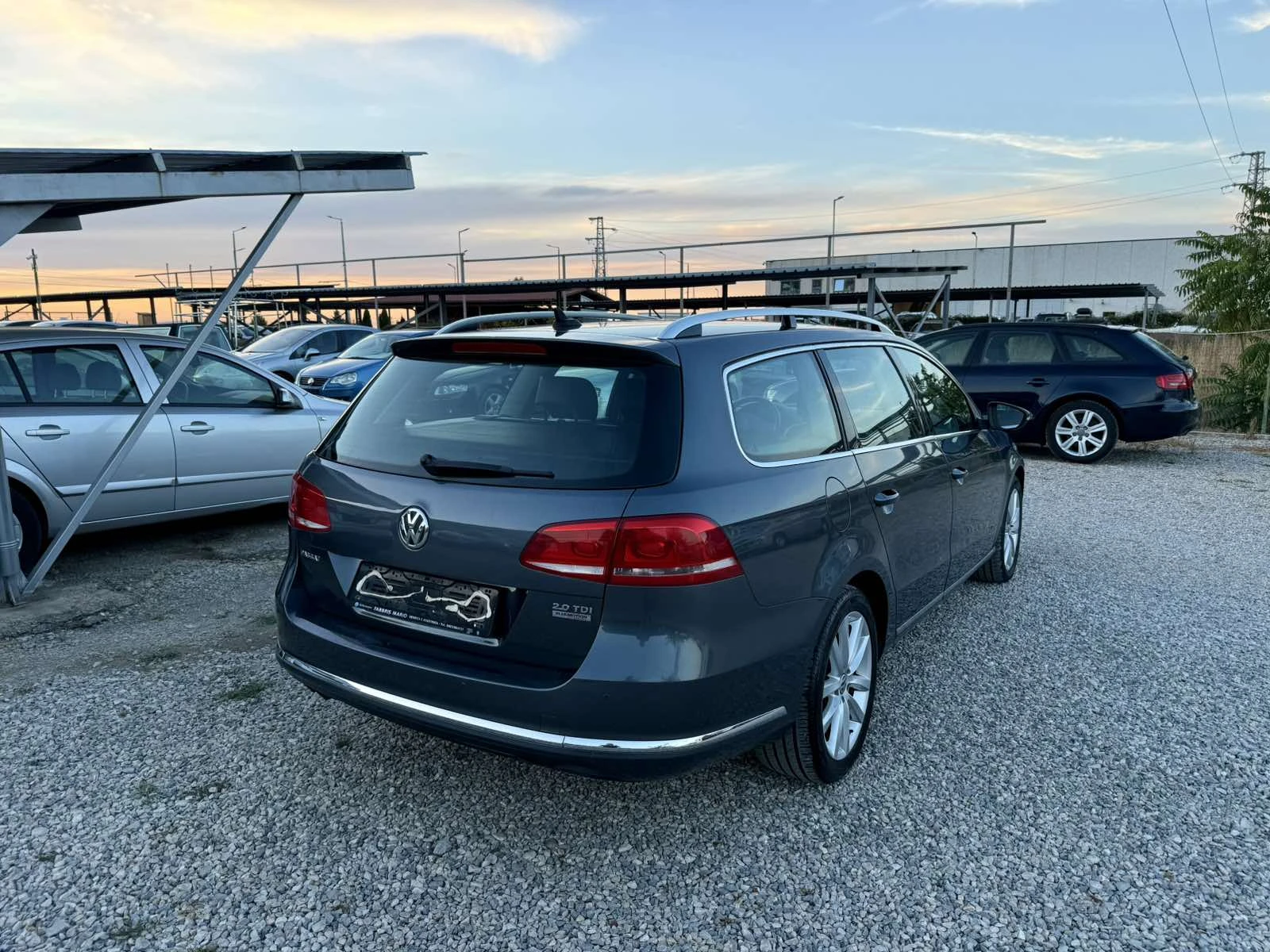 VW Passat 2.0TDI AVTOMAT HighLine КОЖА НАВИ, снимка 6 - Автомобили и джипове - 55941480
