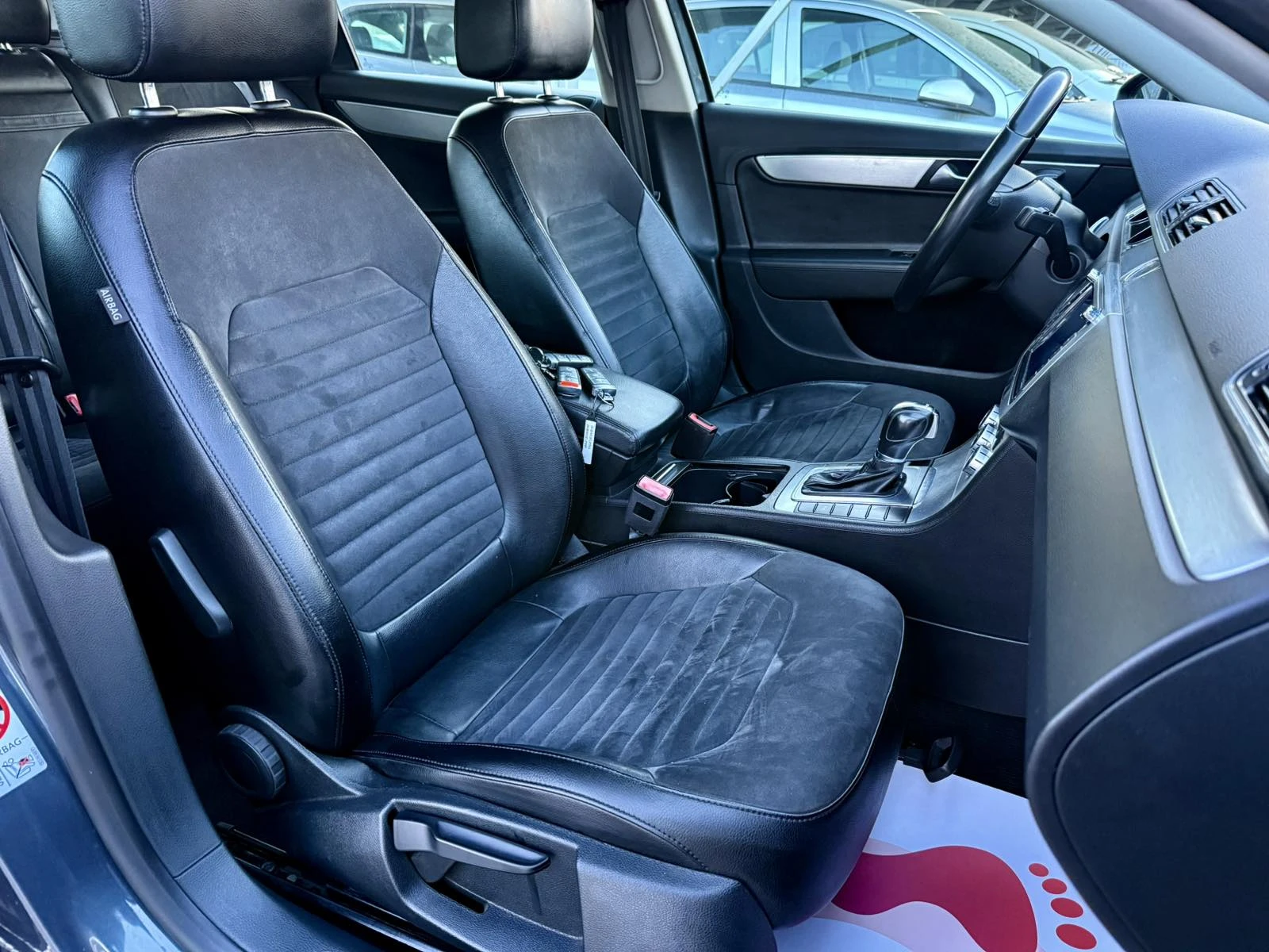 VW Passat 2.0TDI AVTOMAT HighLine КОЖА НАВИ, снимка 13 - Автомобили и джипове - 55941480
