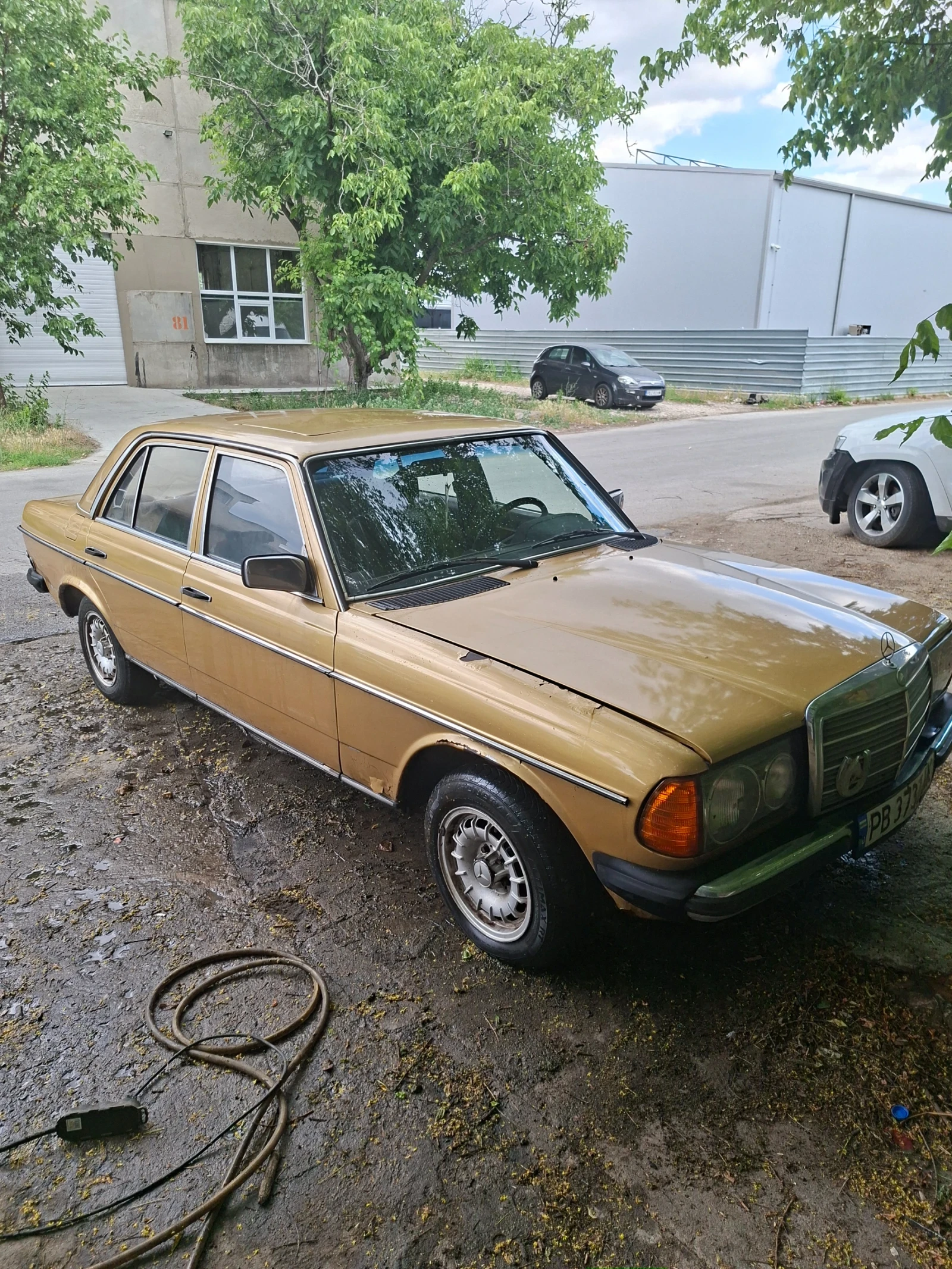 Mercedes-Benz 123, снимка 7 - Автомобили и джипове - 56004945