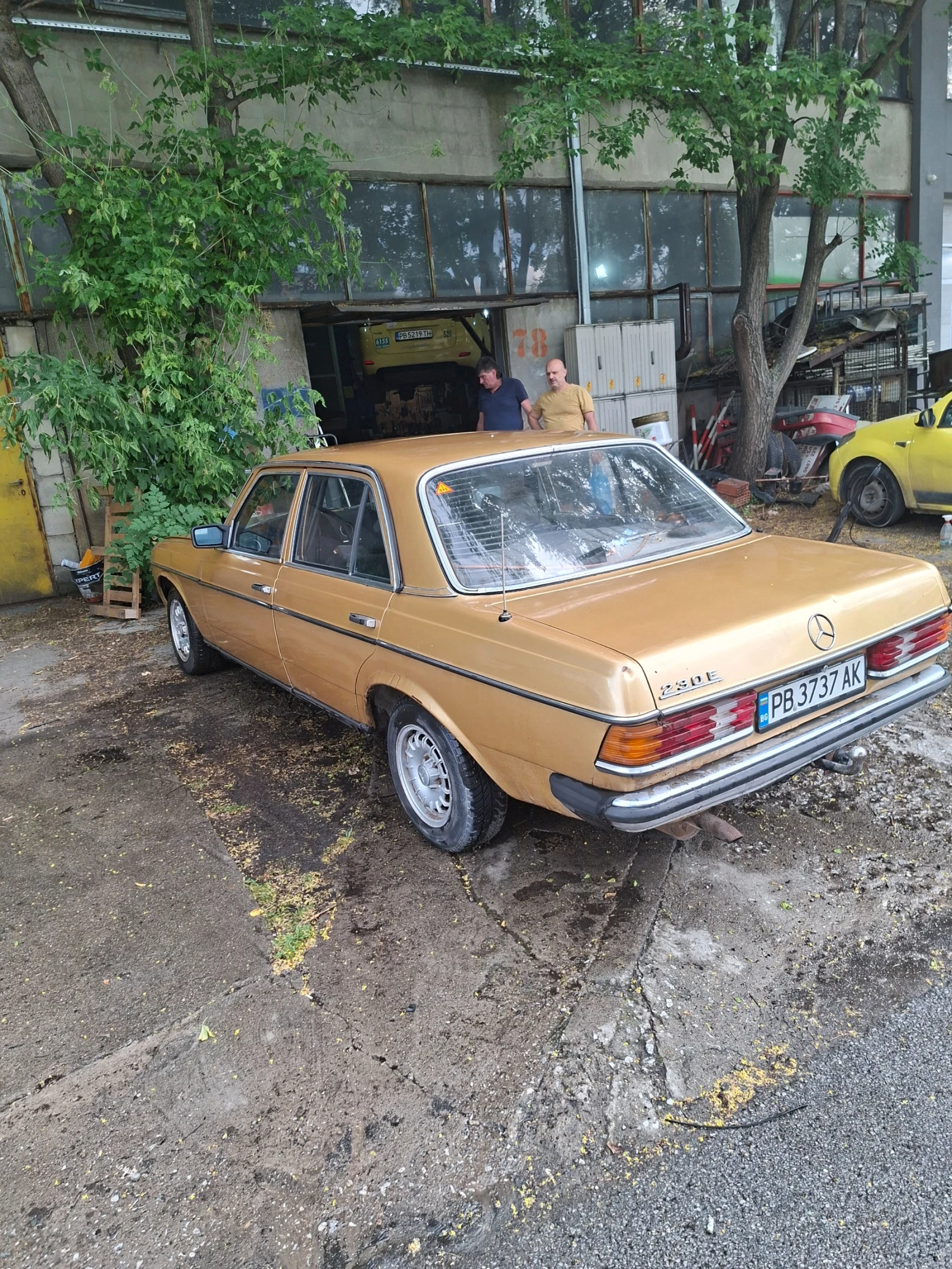 Mercedes-Benz 123, снимка 3 - Автомобили и джипове - 56004945