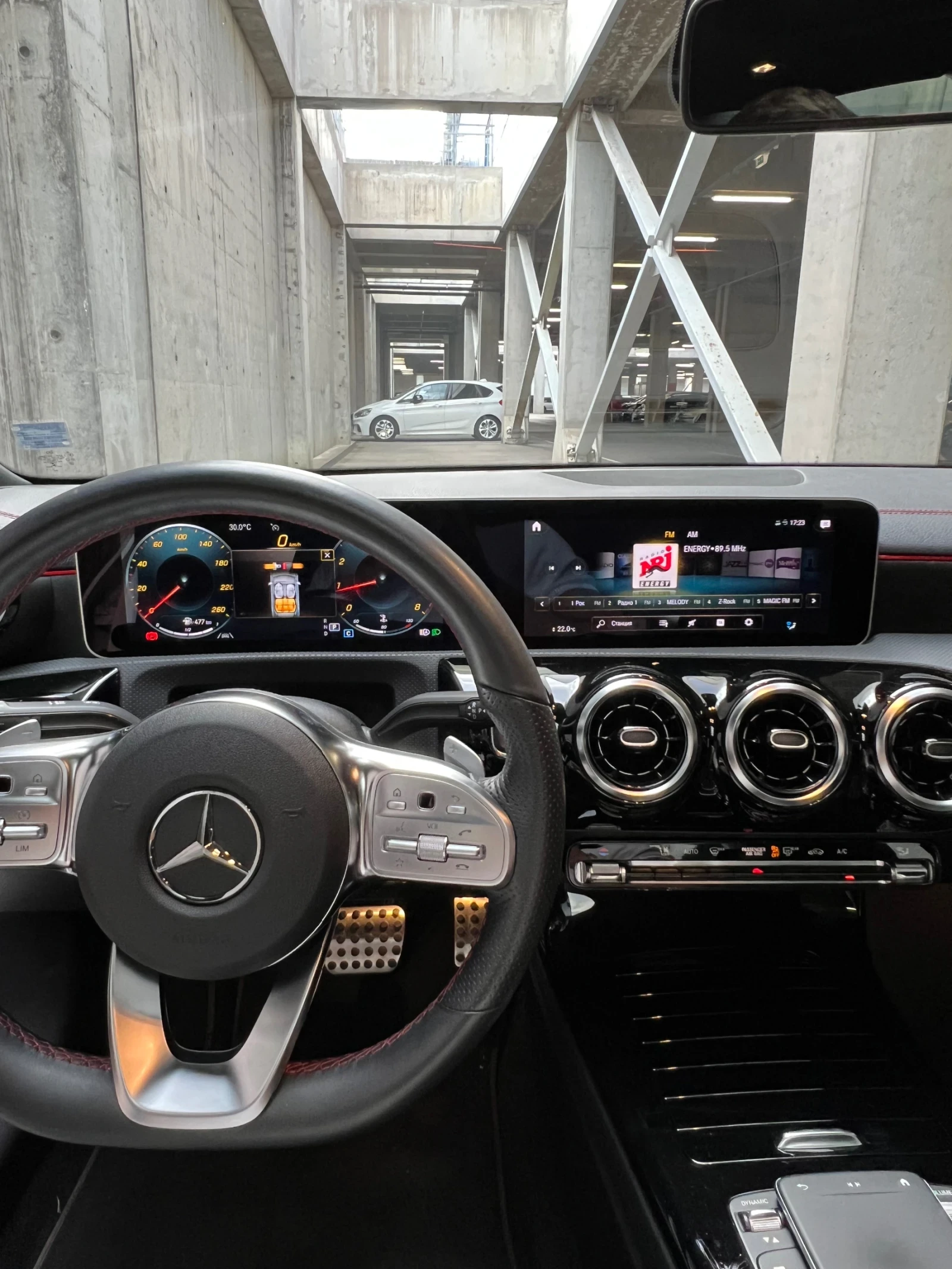 Mercedes-Benz CLA 180 AMG line, снимка 9 - Автомобили и джипове - 56018448