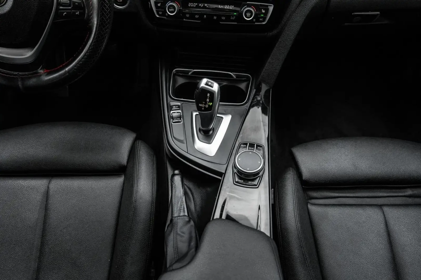 BMW 330 xDrive, снимка 6 - Автомобили и джипове - 56070757