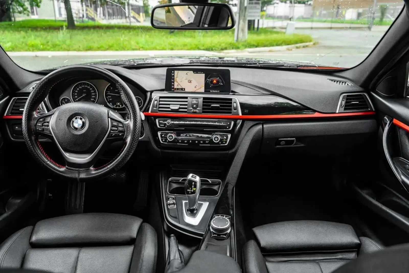 BMW 330 xDrive, снимка 5 - Автомобили и джипове - 56070757