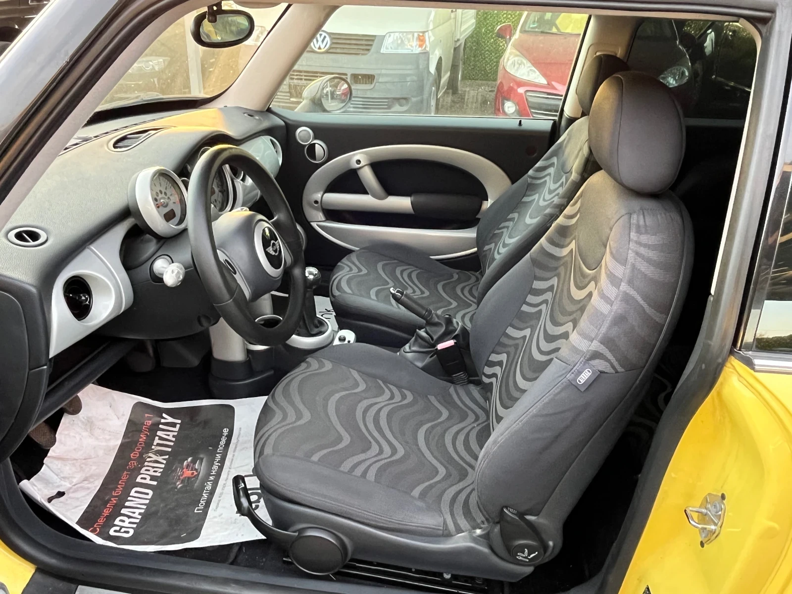 Mini One 1.6, снимка 9 - Автомобили и джипове - 56363126