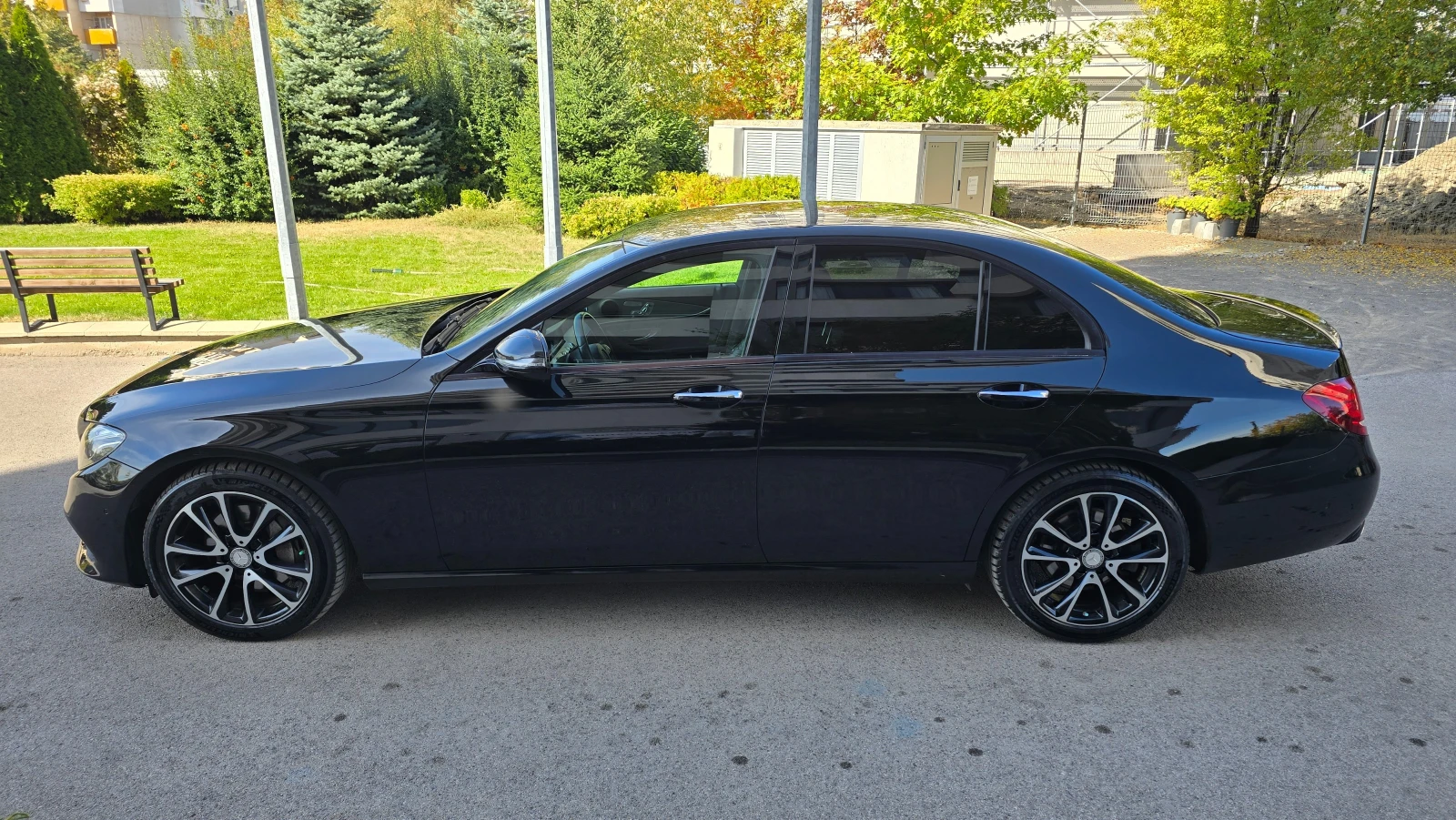 Mercedes-Benz E 350 Avantgarde Night package , снимка 8 - Автомобили и джипове - 56440234