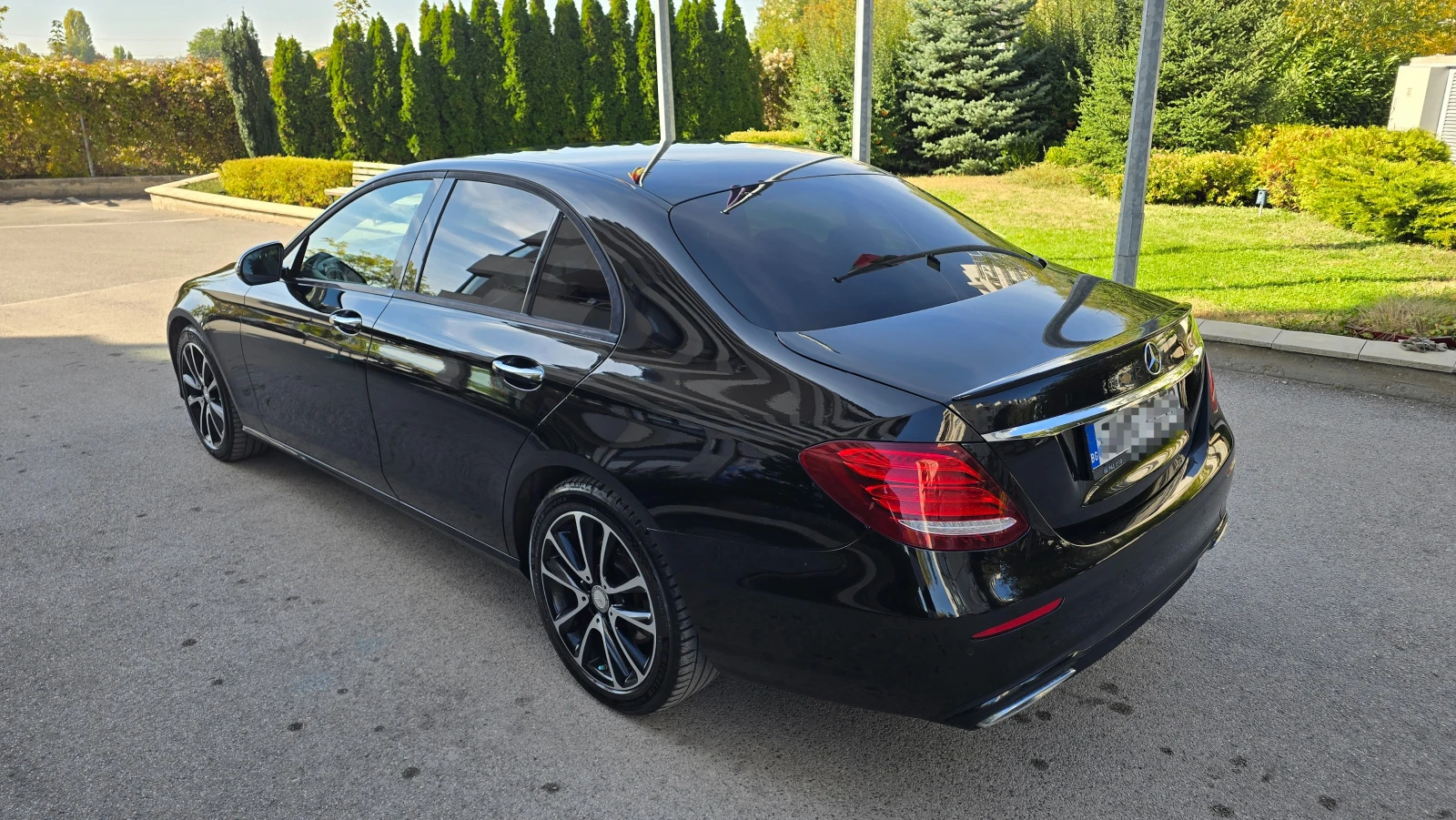 Mercedes-Benz E 350 Avantgarde Night package , снимка 5 - Автомобили и джипове - 56440234