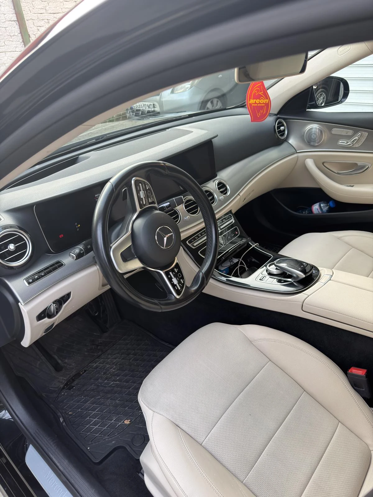 Mercedes-Benz E 220 4 matic, снимка 5 - Автомобили и джипове - 56514640