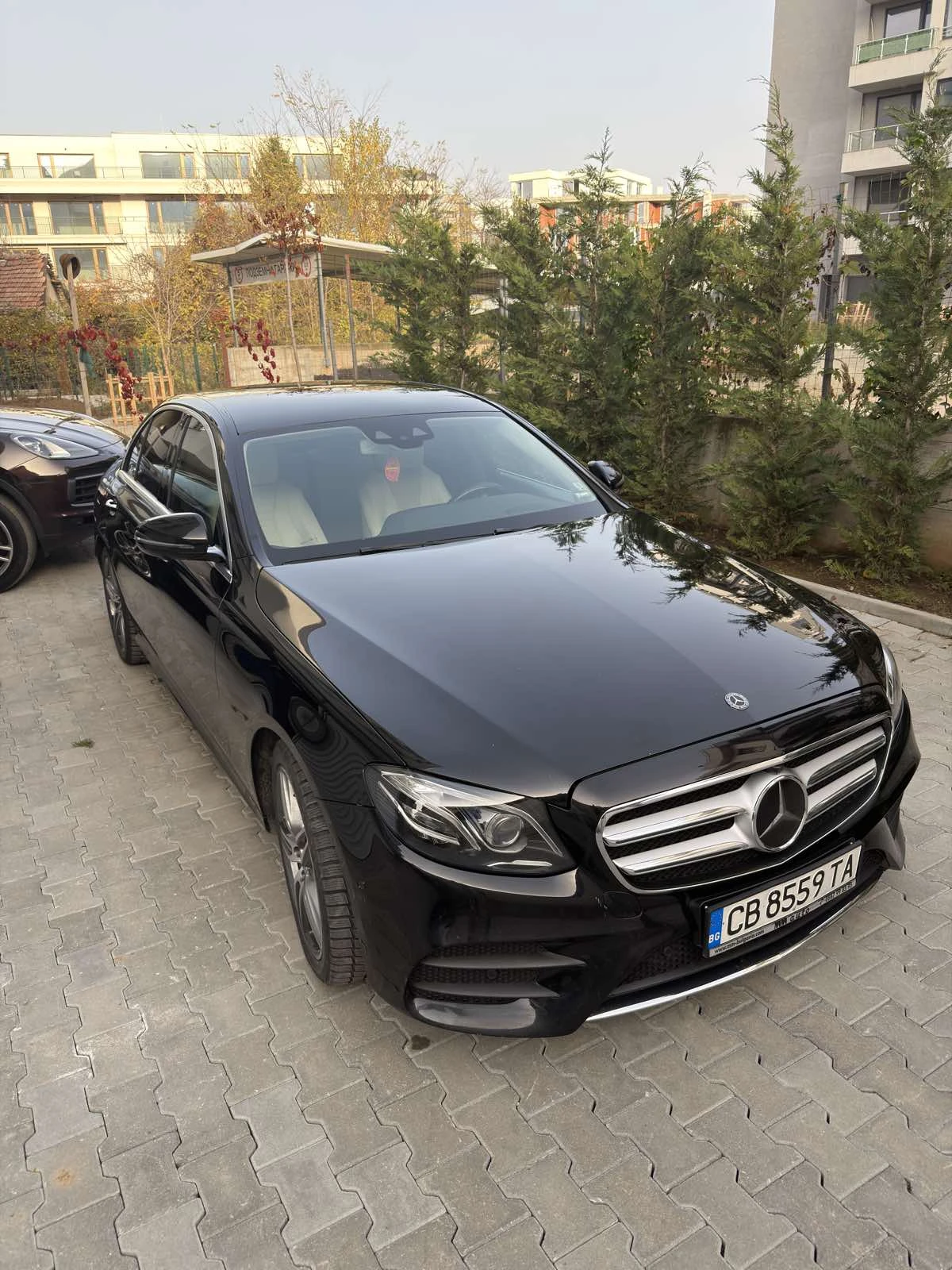 Mercedes-Benz E 220 4 matic, снимка 2 - Автомобили и джипове - 56514640