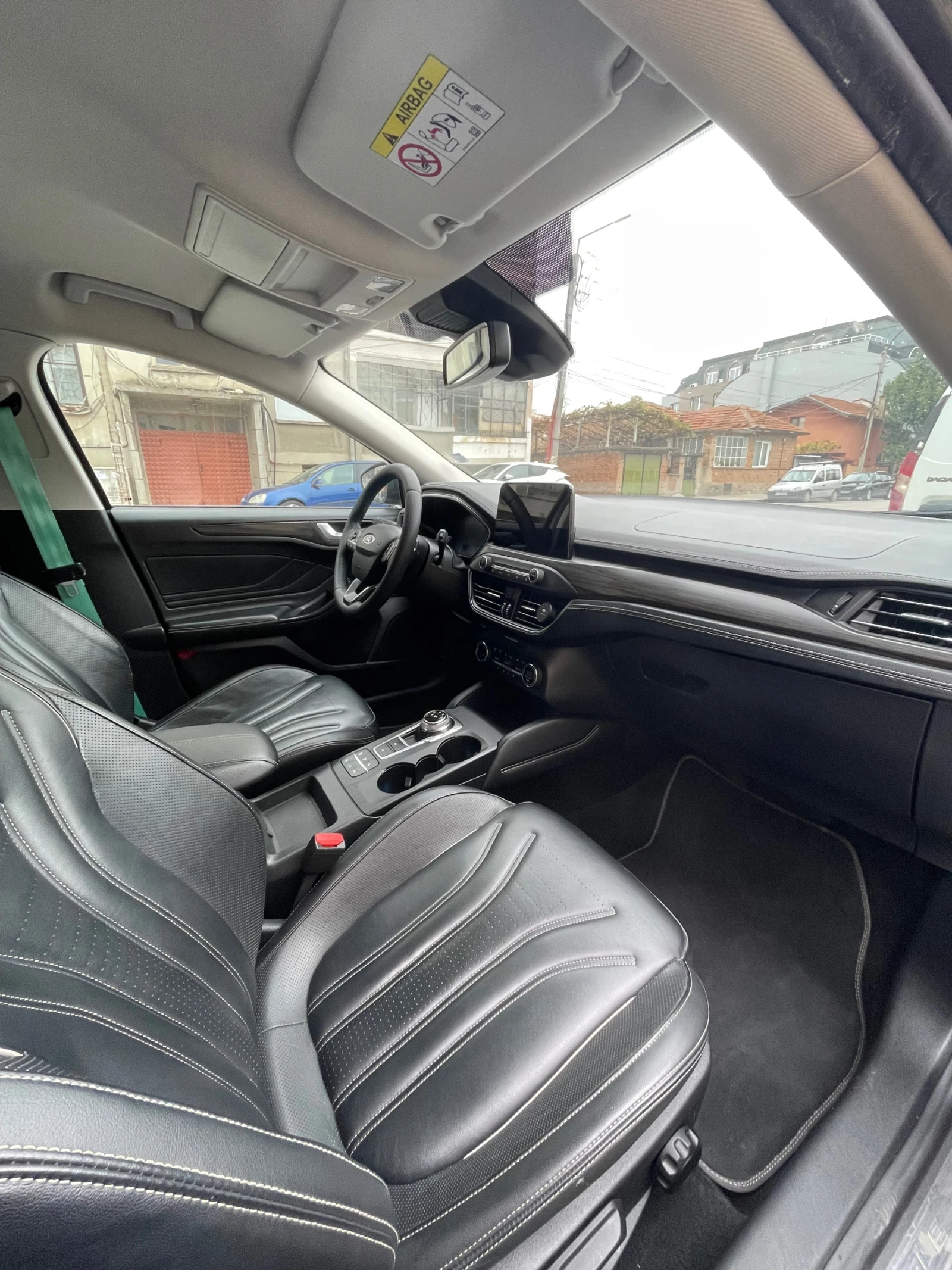 Ford Focus 1.5 Eco Boost Vignale, снимка 13 - Автомобили и джипове - 56740217