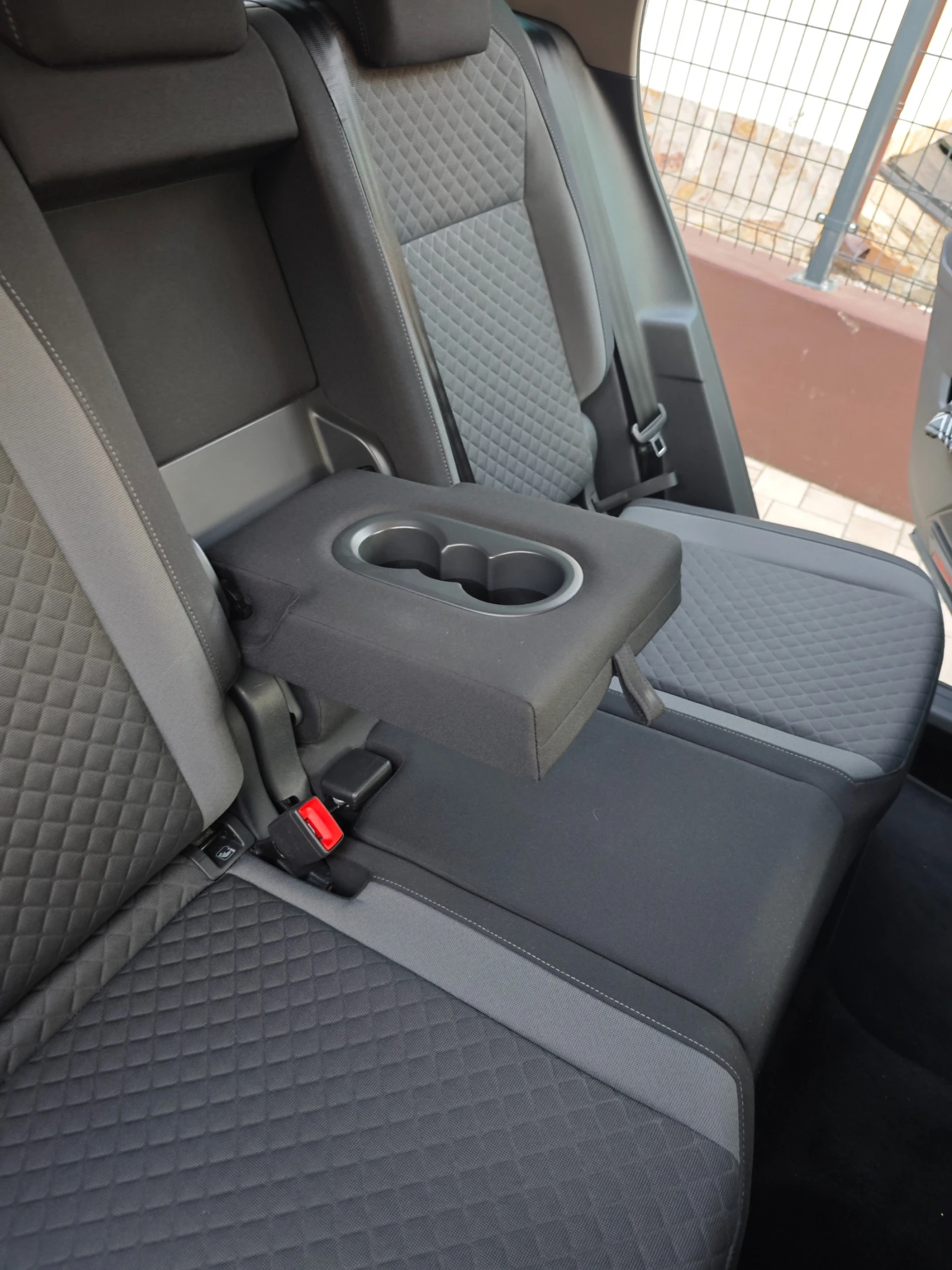 VW Tiguan 2.0TDI 4MOTION 190hp DSG, снимка 12 - Автомобили и джипове - 53939761