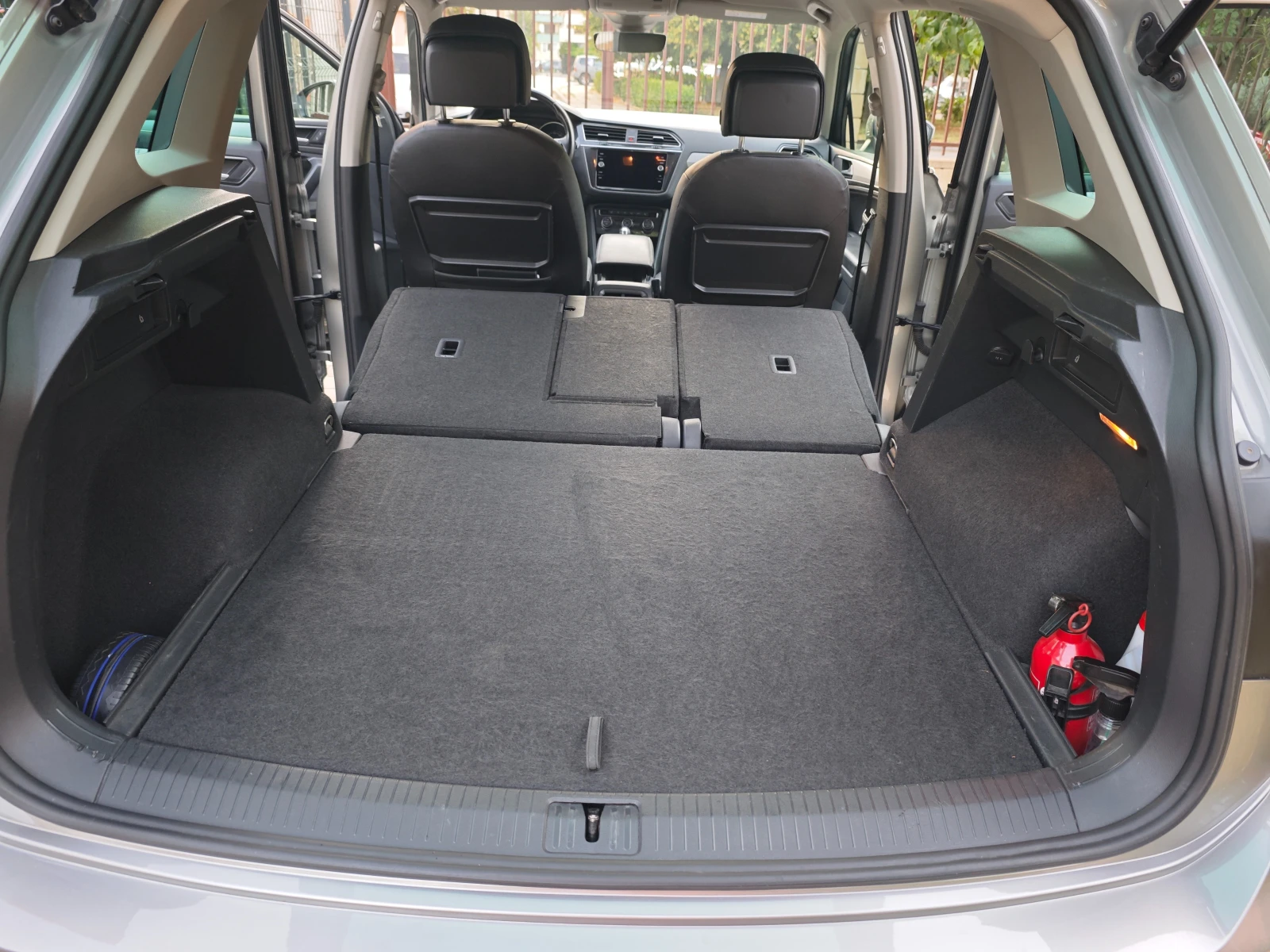 VW Tiguan 2.0TDI 4MOTION 190hp DSG, снимка 15 - Автомобили и джипове - 53939761