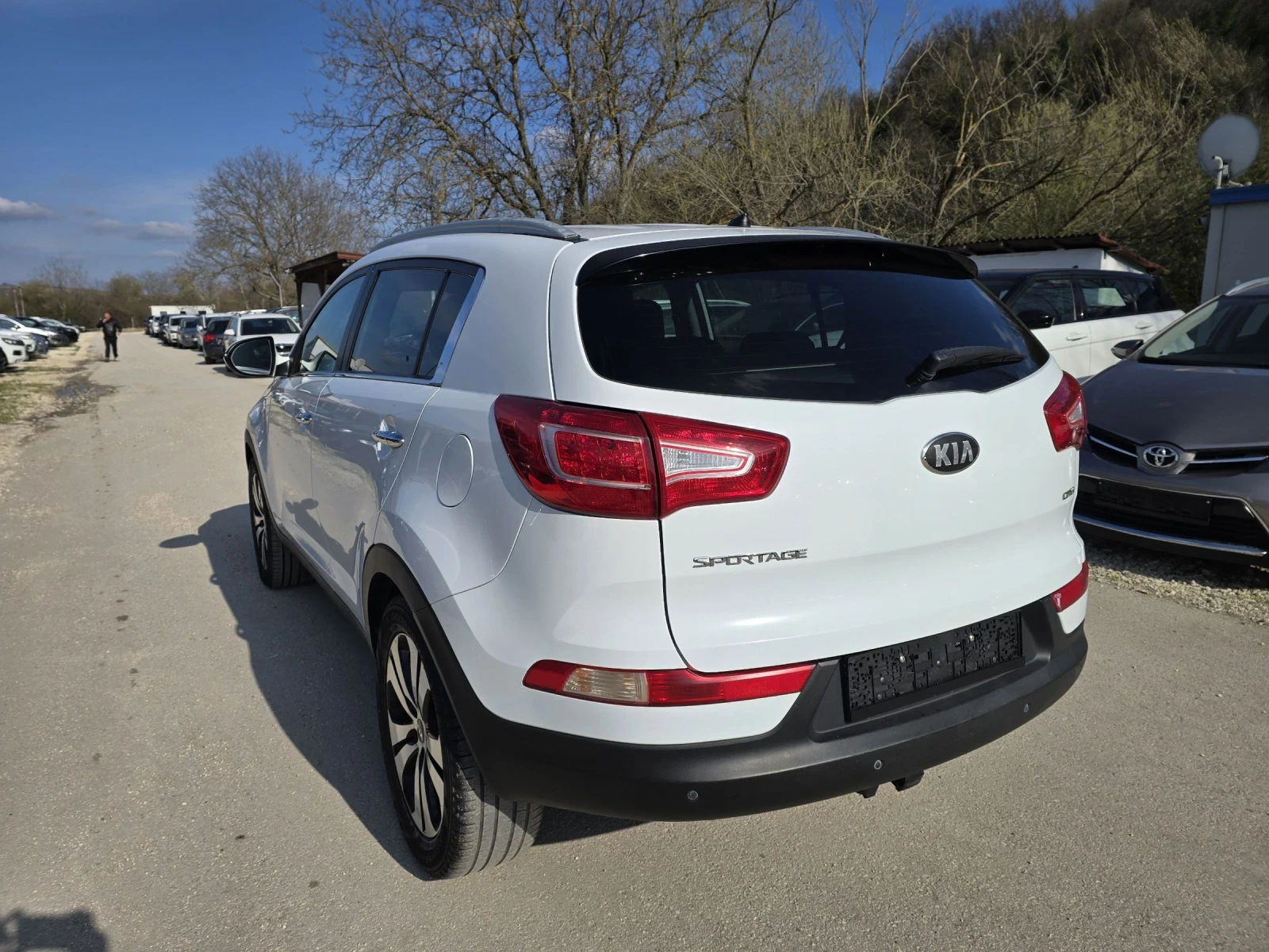 Kia Sportage 1.7crdi 116к.с 2WD Топ състояние 2, снимка 3 - Автомобили и джипове - 54042688