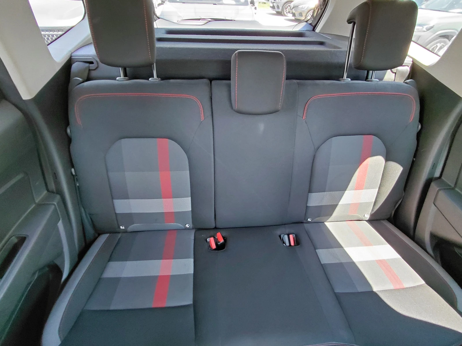 Dacia Duster 1.5dCi/115�.�/4x4/Red Line | Mobile.bg � ����������� 13