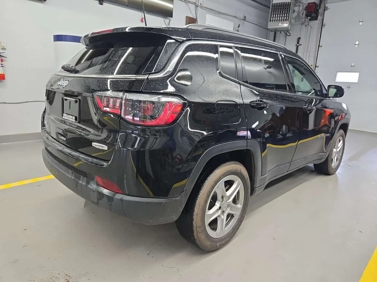 Jeep Compass * NORTH * CARFAX * ОПЦИЯ ЗА ФИНАНСИРАНЕ, снимка 3 - Автомобили и джипове - 55510869