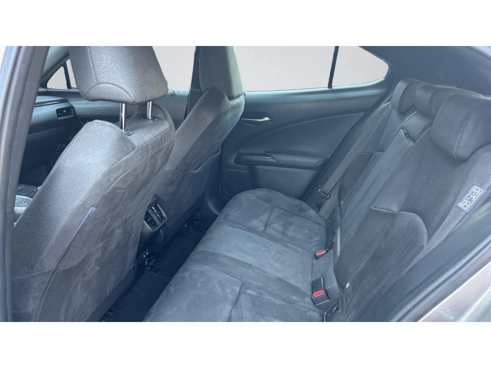 Lexus UX 250h Месечна вноска от 340  , снимка 14 - Автомобили и джипове - 55609738