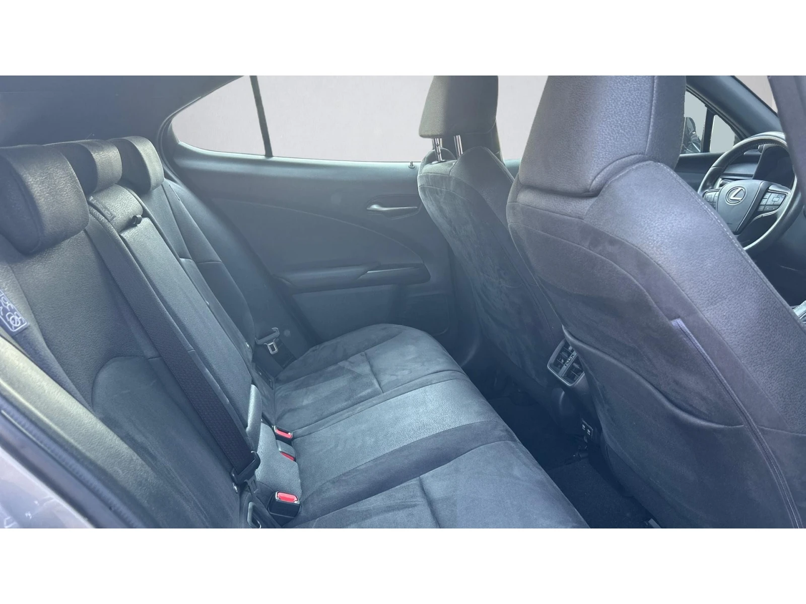 Lexus UX 250h Месечна вноска от 340  , снимка 10 - Автомобили и джипове - 55609738