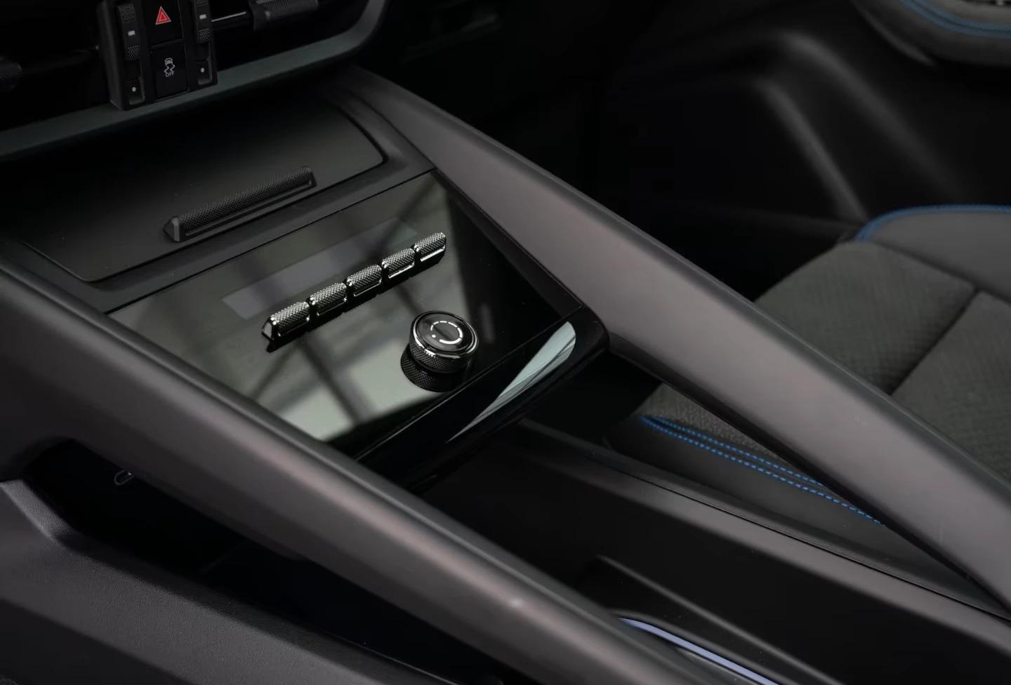 Porsche Macan GTS* DISTR* 360CAM* HEAD-UP* BOSE* MEMORY* , снимка 13 - Автомобили и джипове - 55664563