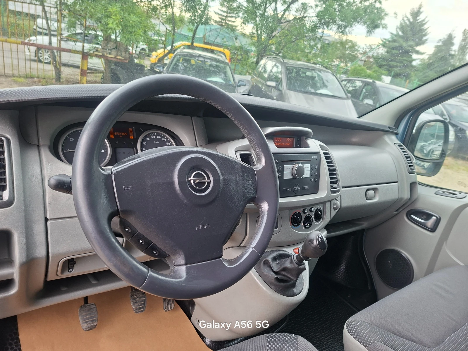 Opel Vivaro 2, 5 cdti 145кс., снимка 7 - Бусове и автобуси - 54613201