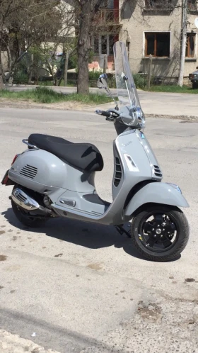  Vespa GTS