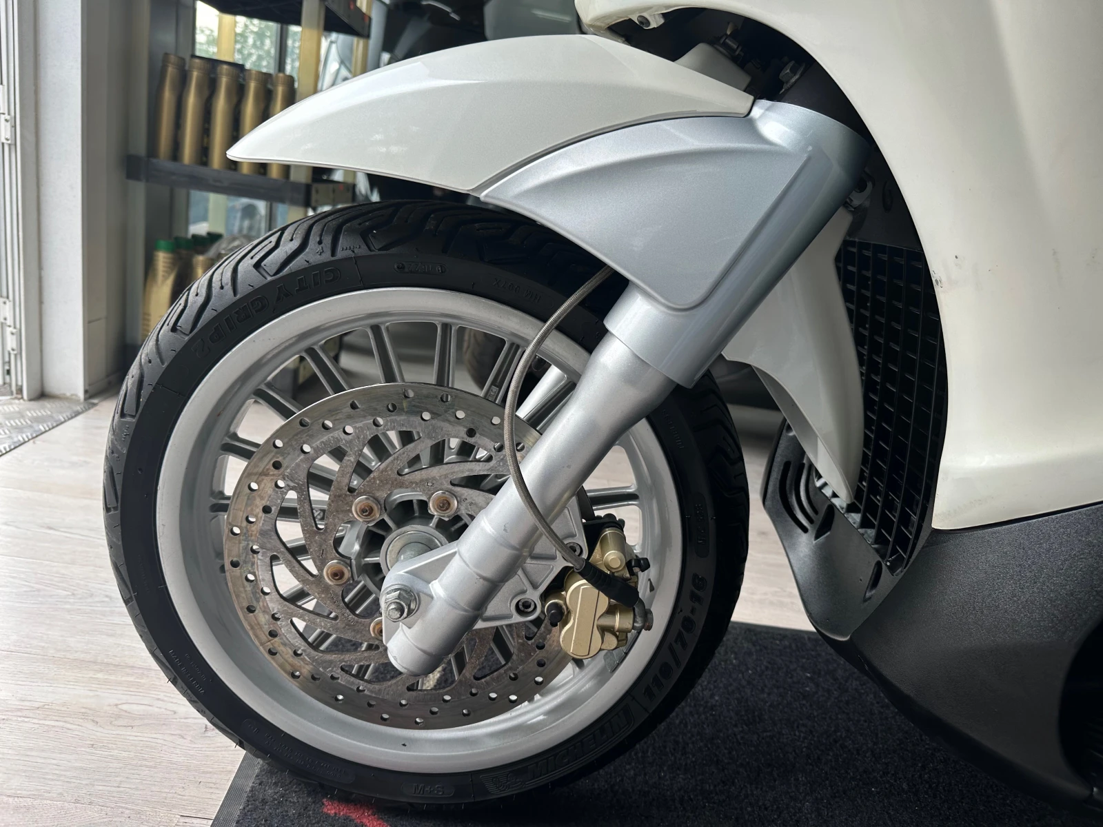Piaggio Beverly 300i LED 02.2013г. - изображение 9