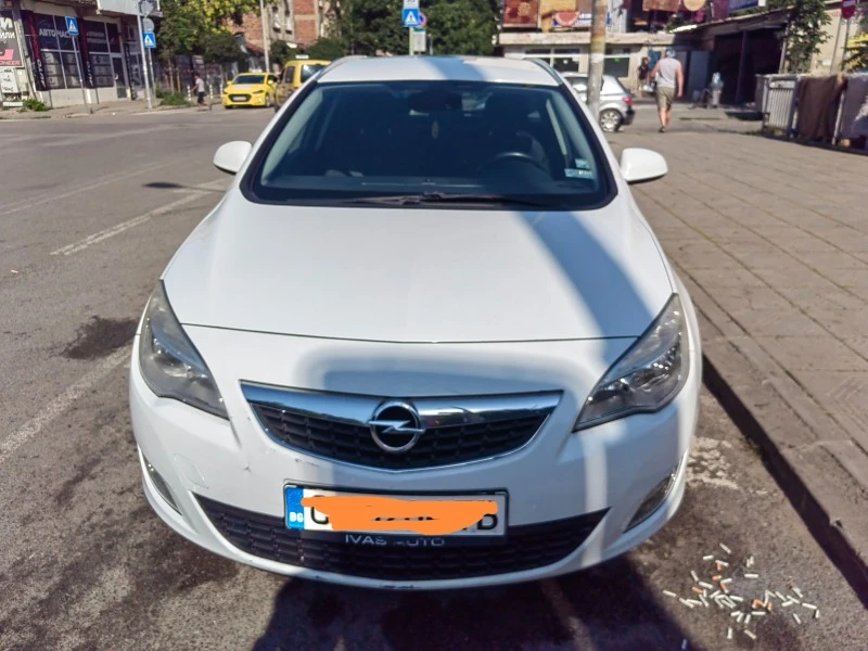 Opel Astra 1.3CDTI -J Sports Tourer, снимка 12 - Автомобили и джипове - 47736453