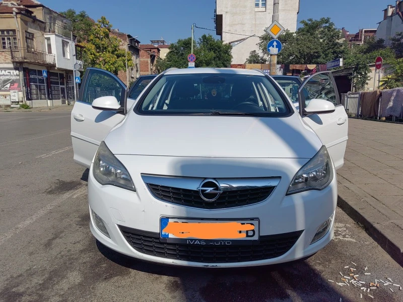 Opel Astra 1.3CDTI -J Sports Tourer, снимка 1 - Автомобили и джипове - 47736453