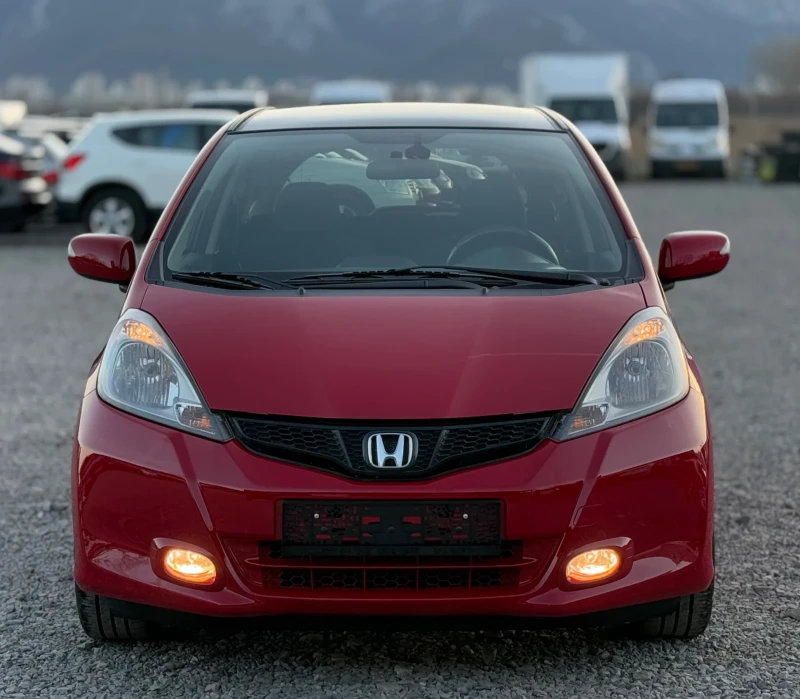 Honda Jazz 1.4i 99к.с * Панорама* * F-1* * Автоматик* , снимка 2 - Автомобили и джипове - 48132317