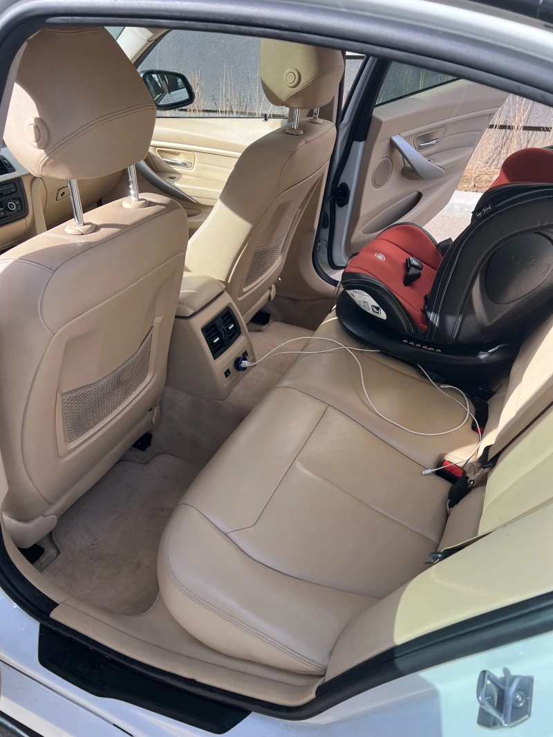 BMW 328 xDrive/камера/парктроник/waze/подгрев, снимка 11 - Автомобили и джипове - 52542048