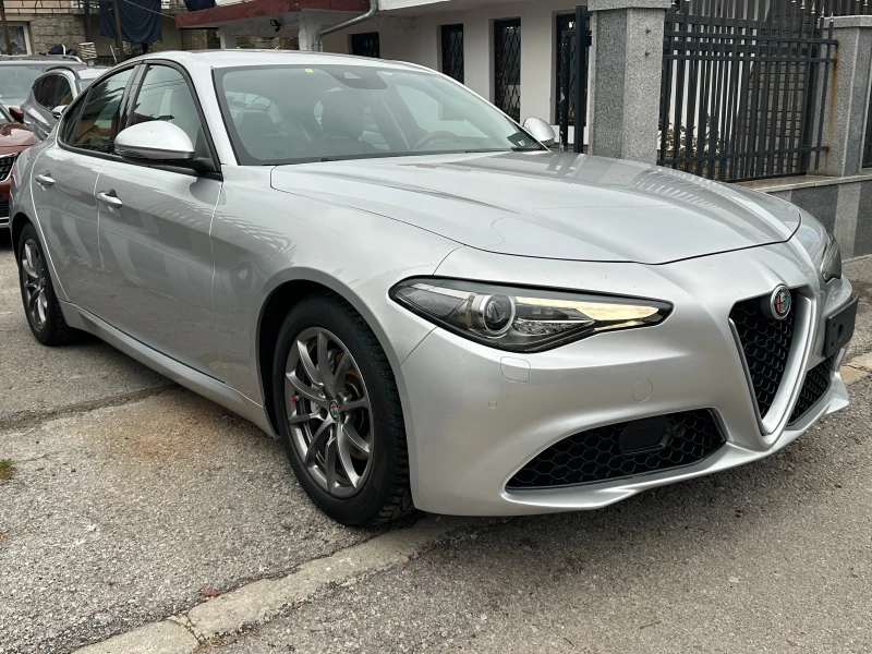 Alfa Romeo Giulia 2.2JTD-180k.s.-AUTOMAT-NAVi-LED-DIST-PDC-KAMERA-E6, снимка 3 - Автомобили и джипове - 52807841