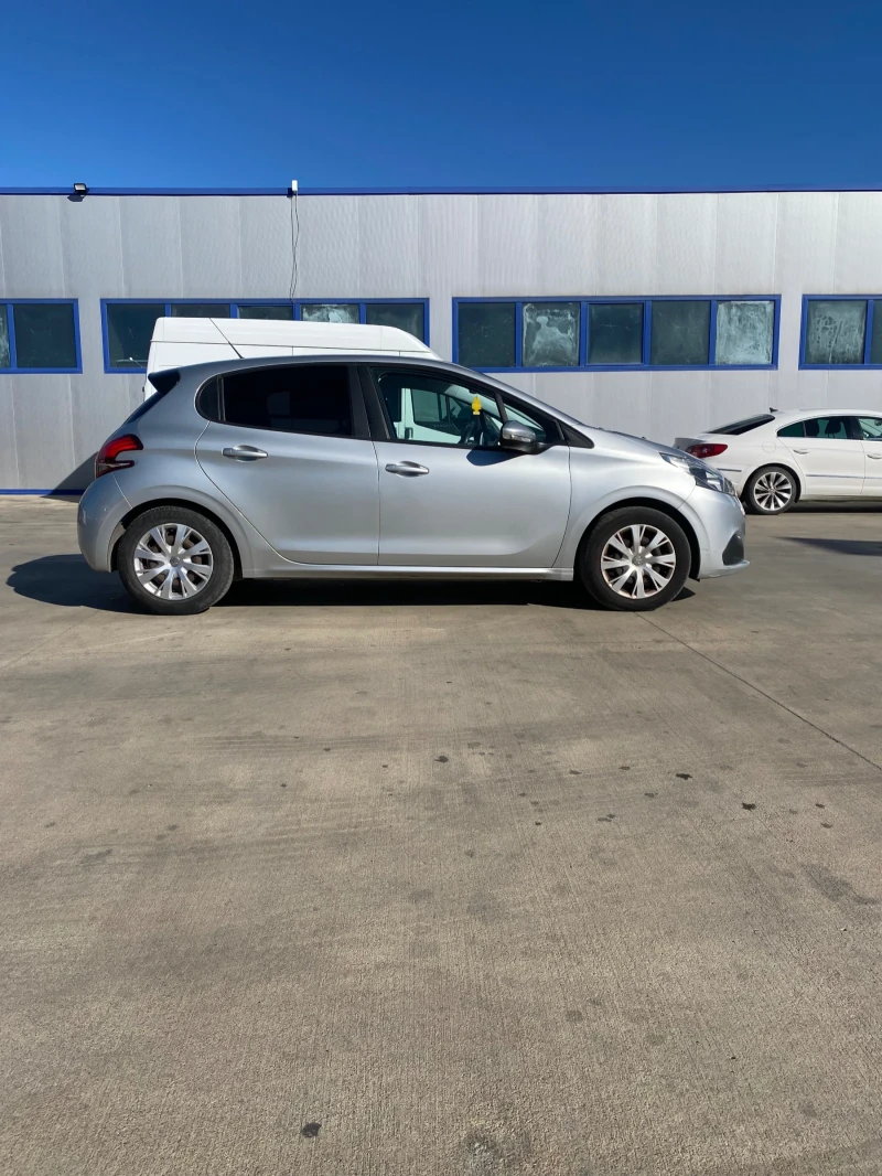 Peugeot 208 1.6 HDI NAVI KLIMA, снимка 6 - Автомобили и джипове - 53078888