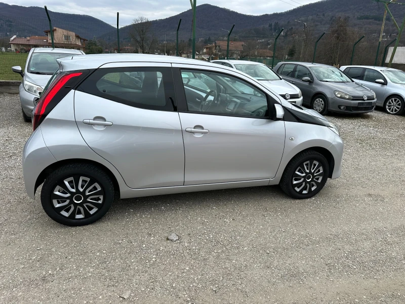 Toyota Aygo 1.0 VVT-i, снимка 15 - Автомобили и джипове - 53112981
