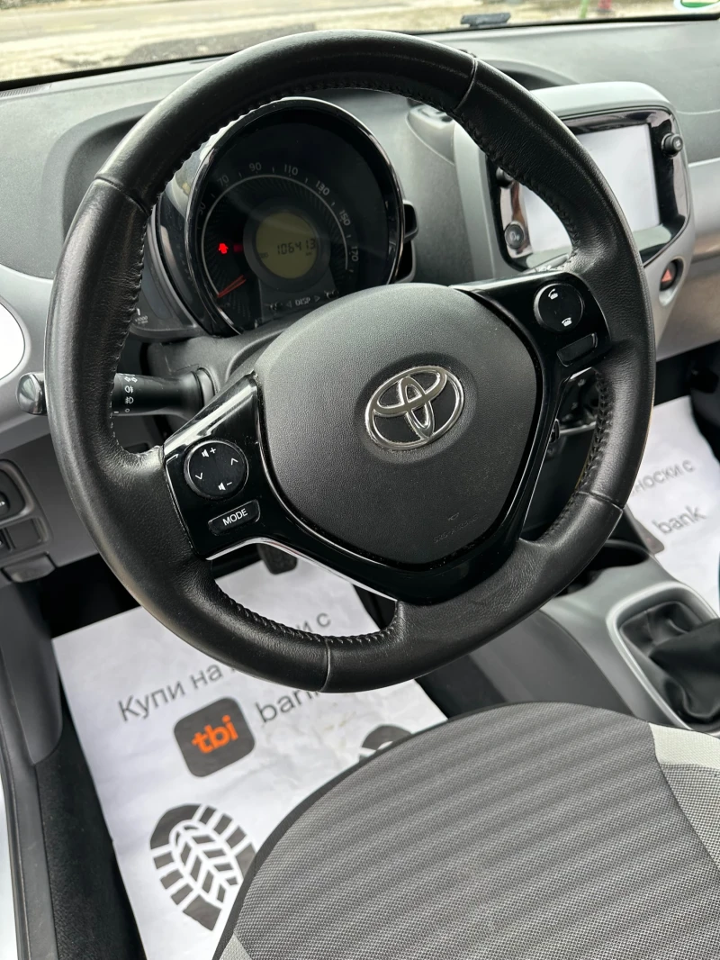 Toyota Aygo 1.0 VVT-i, снимка 8 - Автомобили и джипове - 53112981