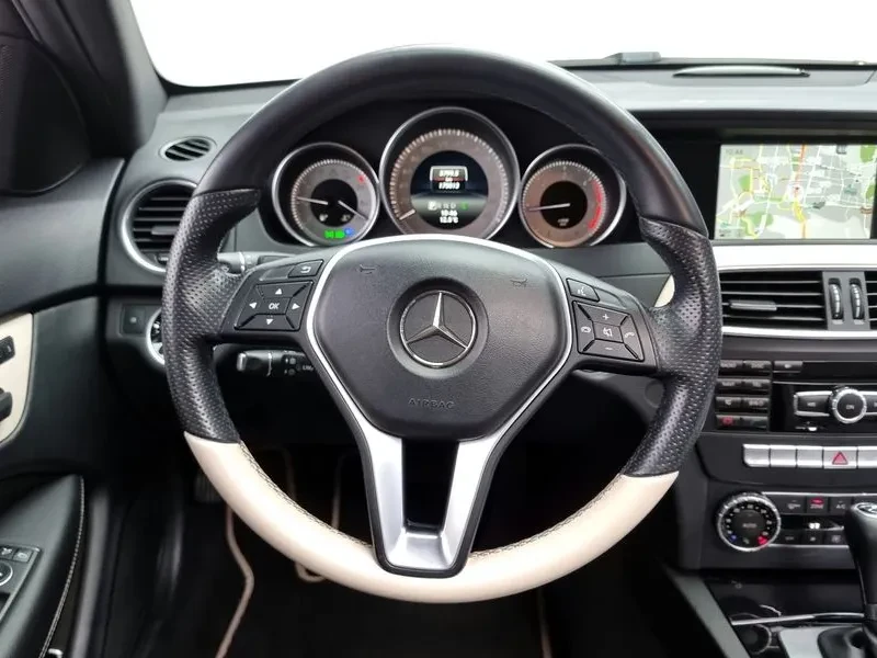 Mercedes-Benz C 220, снимка 13 - Автомобили и джипове - 52845420