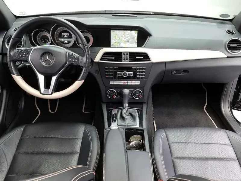 Mercedes-Benz C 220, снимка 7 - Автомобили и джипове - 52845420