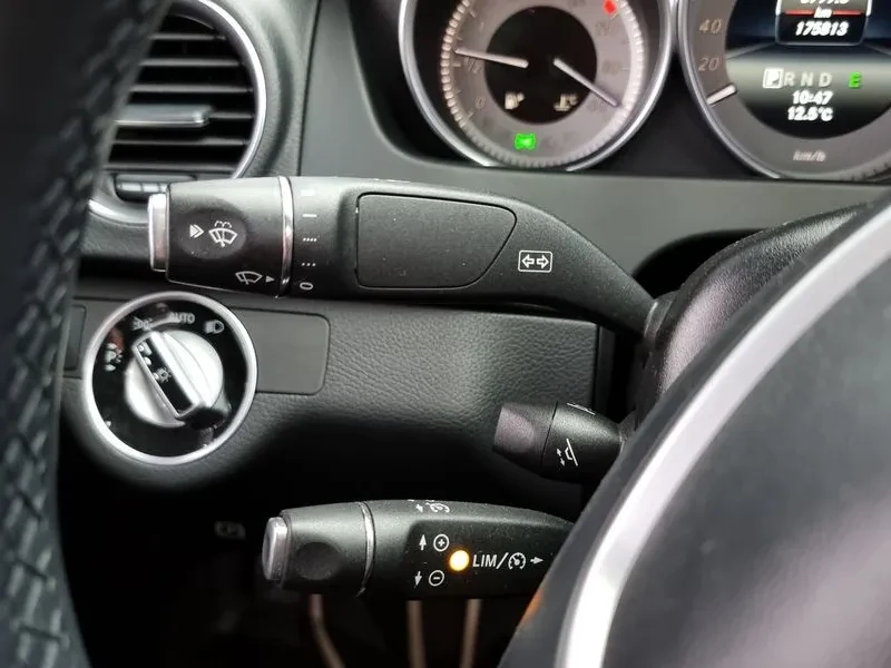 Mercedes-Benz C 220, снимка 16 - Автомобили и джипове - 52845420